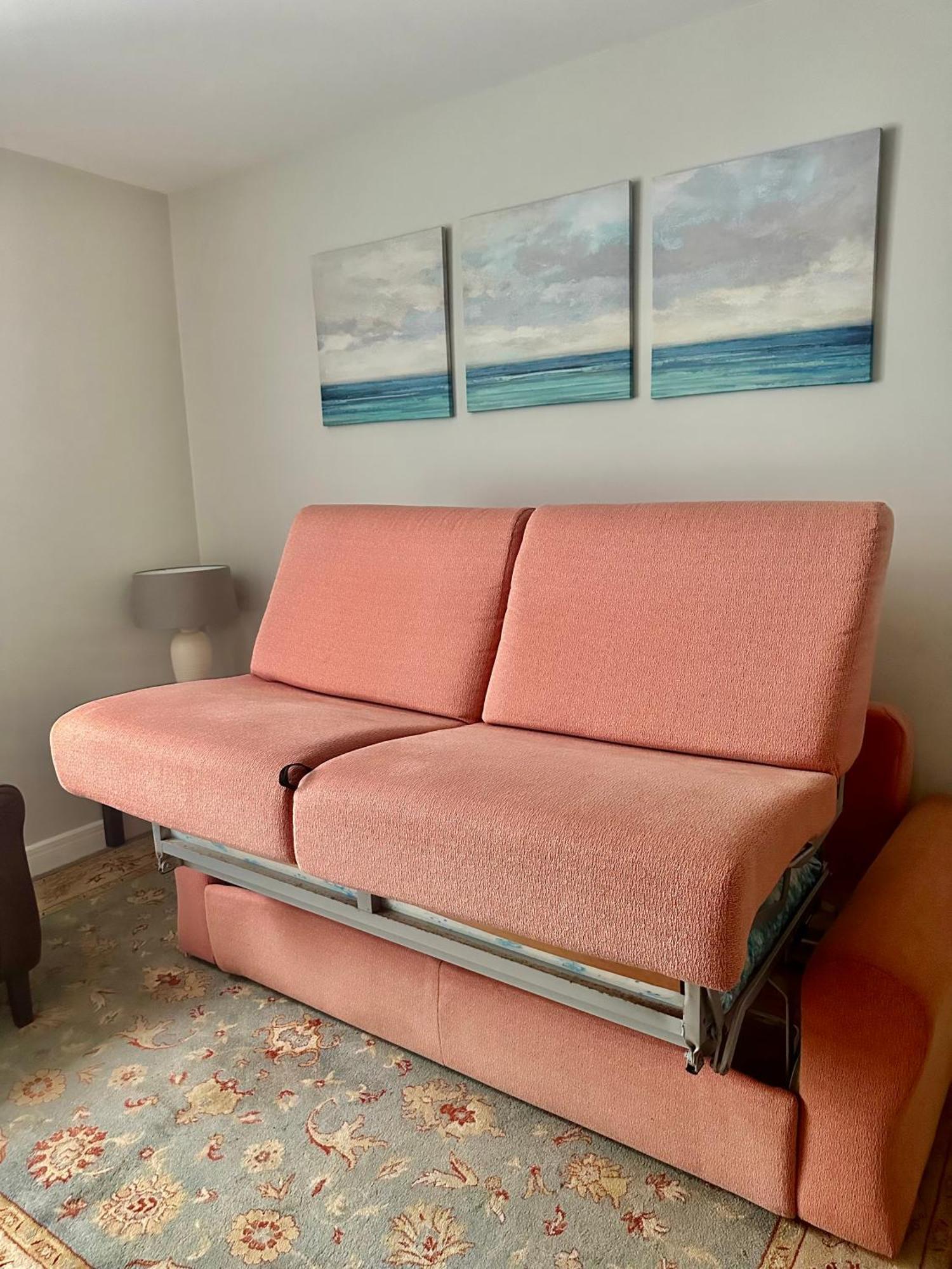 Ranee - 2 Bed 2 Bath In Centre *